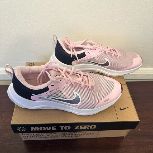 Nike girls Downshifter lightweight comfy Sneaker size 6,5 new in box - Picture 6 of 16
